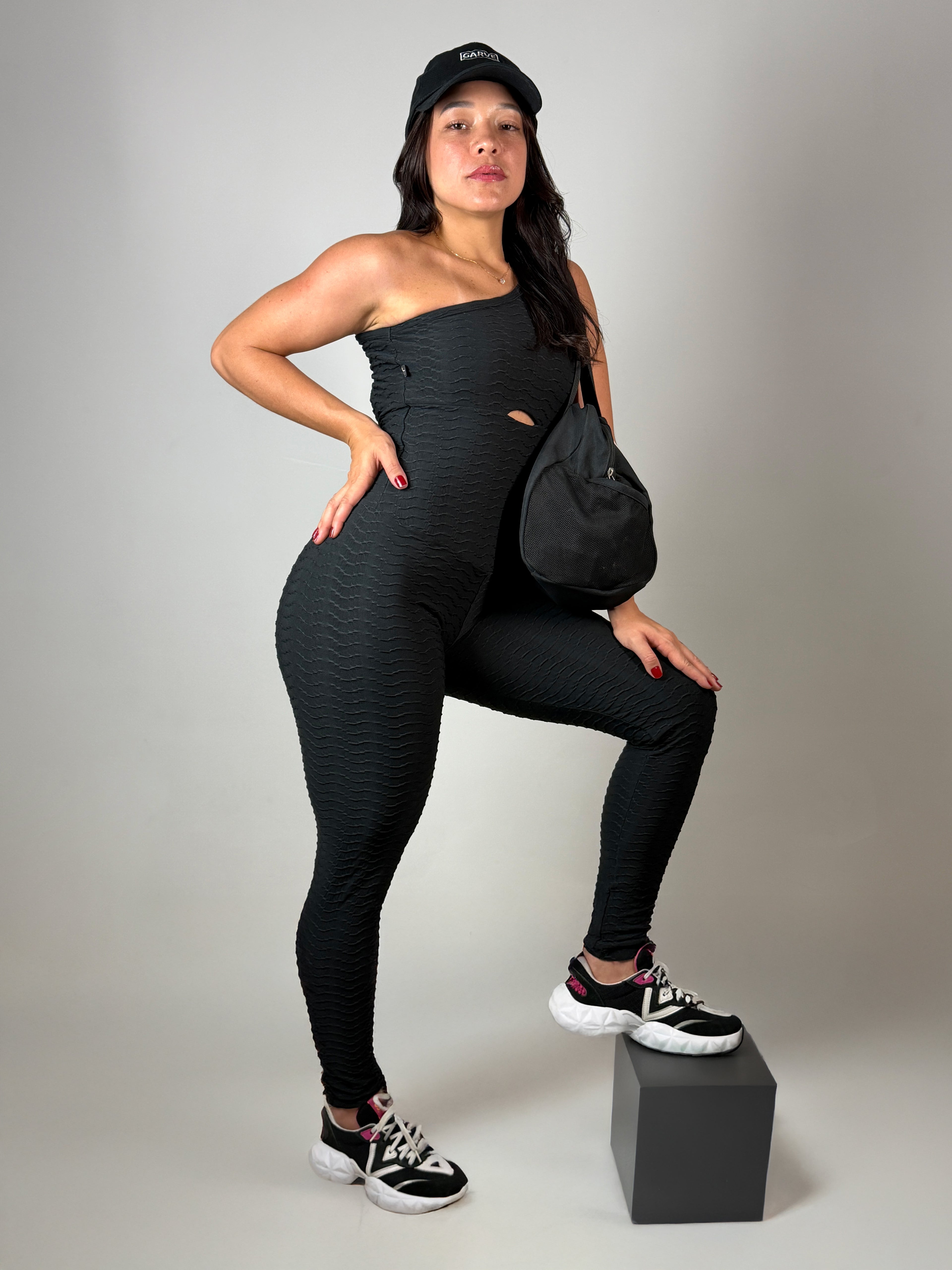 Macacão longo ombro só