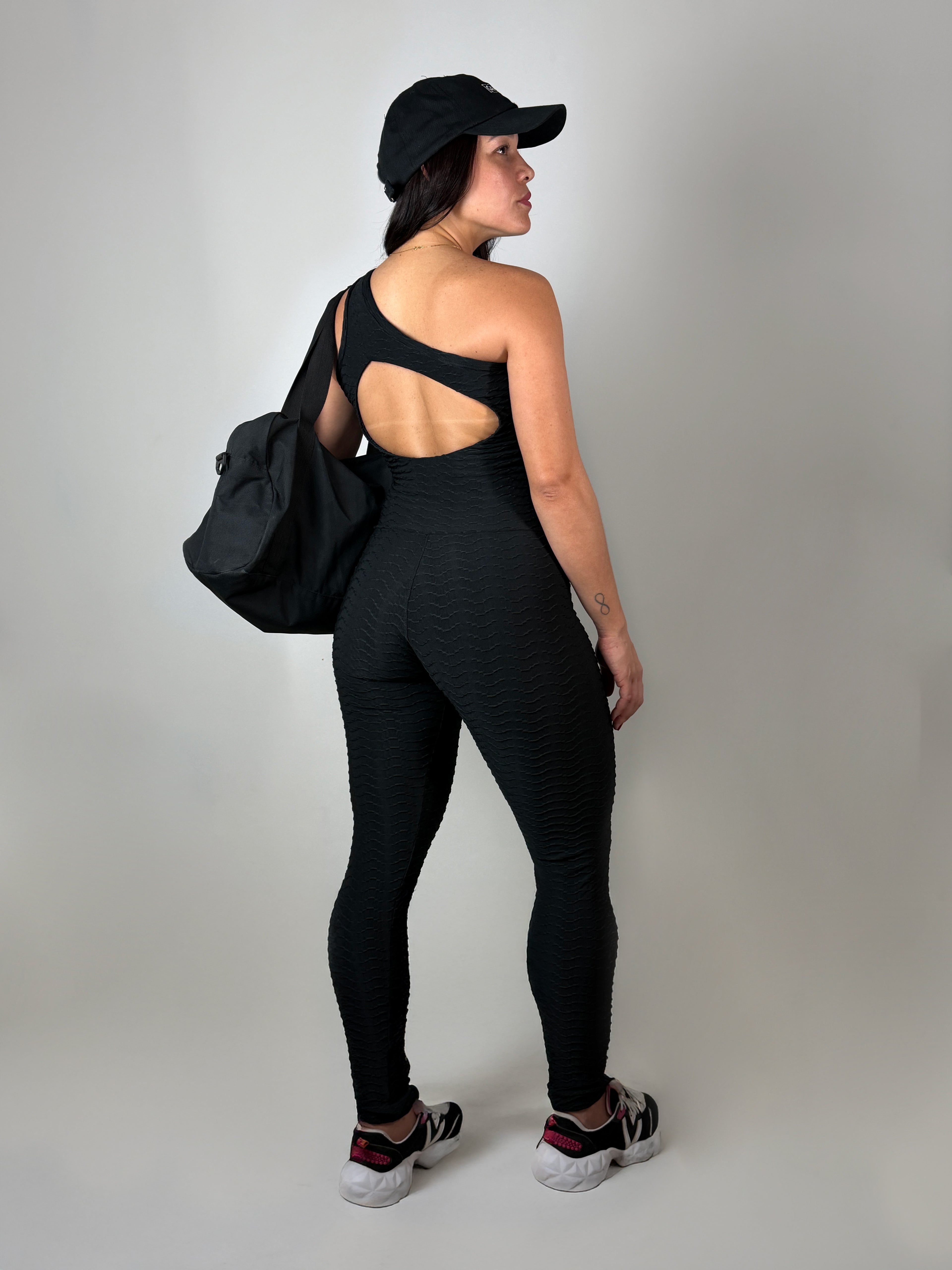 Macacão longo ombro só